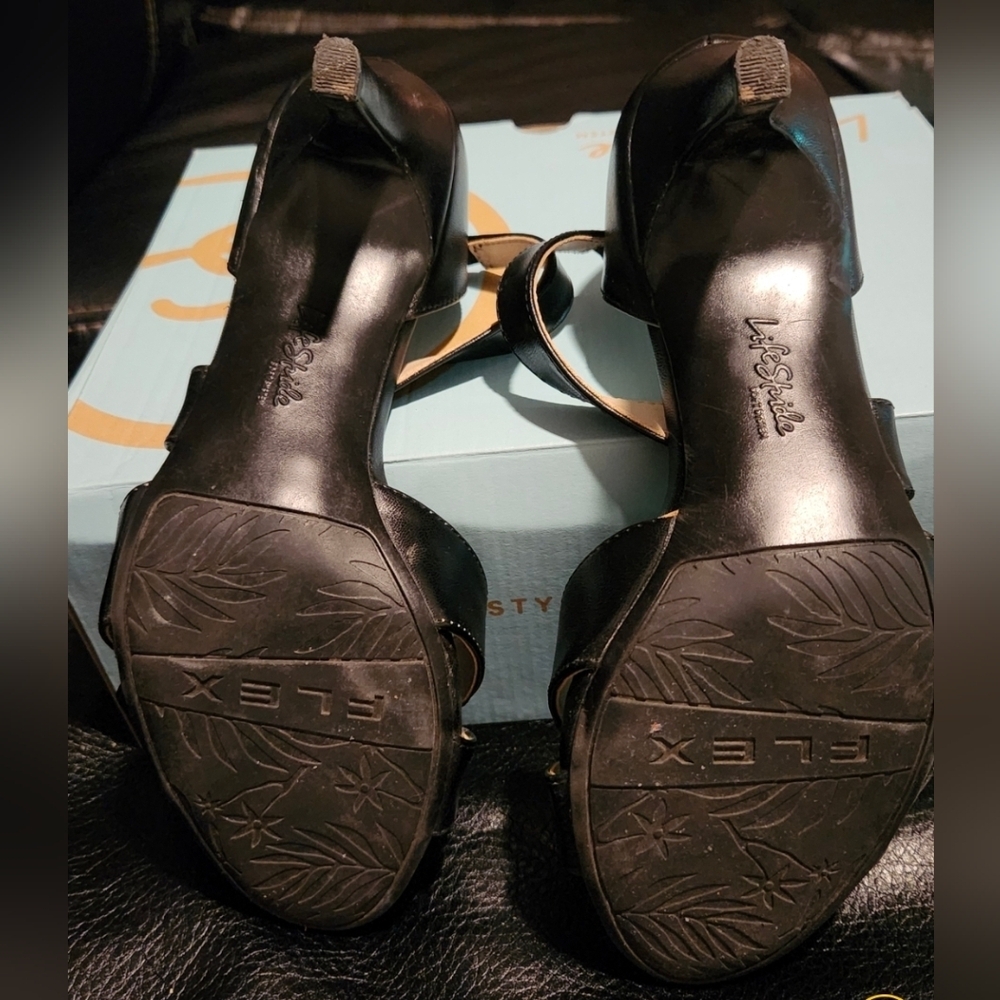 Life Stride Black Women's Heels Mega Black Vinci - Picture 7 of 9